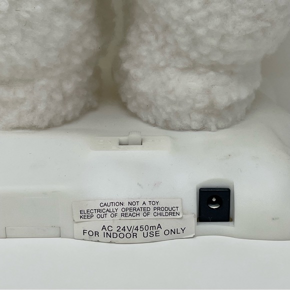 Vintage Telco Motion-ette blonde girl Blue Eyes in white snowsuit automatic move - Picture 9 of 11